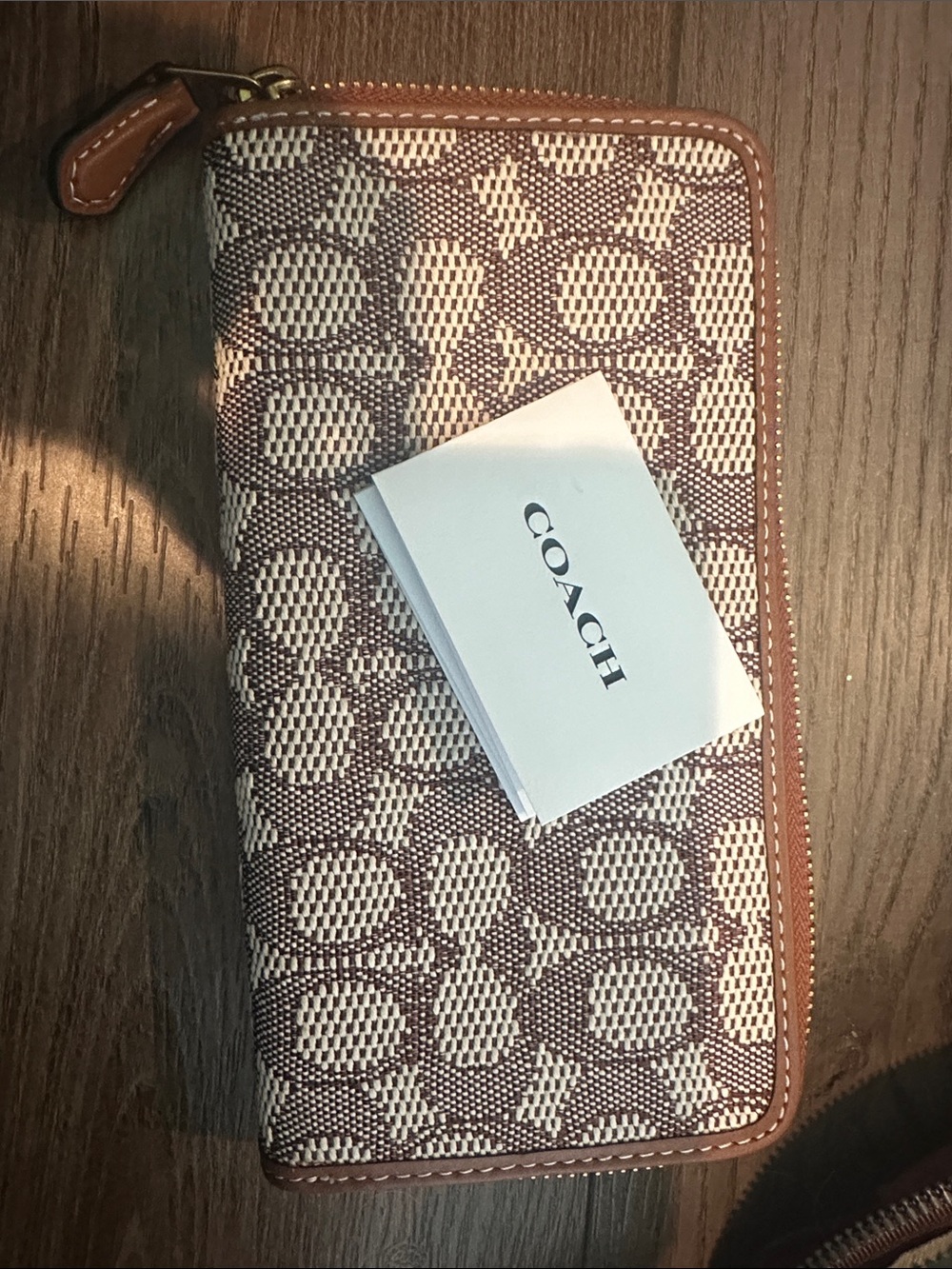 Coach Brown & Cream Signature Zip Wallet with Fox Patch - Picture 3 of 3